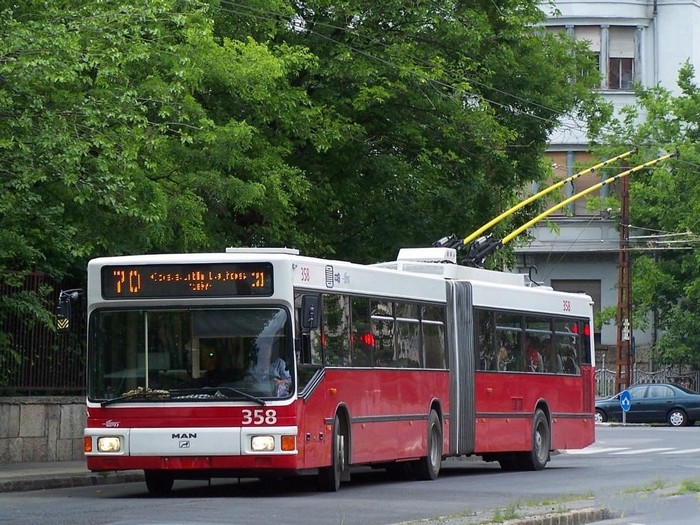 Former Eberswalde articulated trolleybus 037 of the Austrian type ÖAF Gräf & Stift NGE 152 M17 in Budapest/H with the
car no.358 on the Bajza utca
